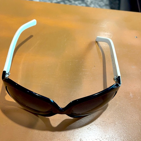 Club Monaco - Picture 5 of 7